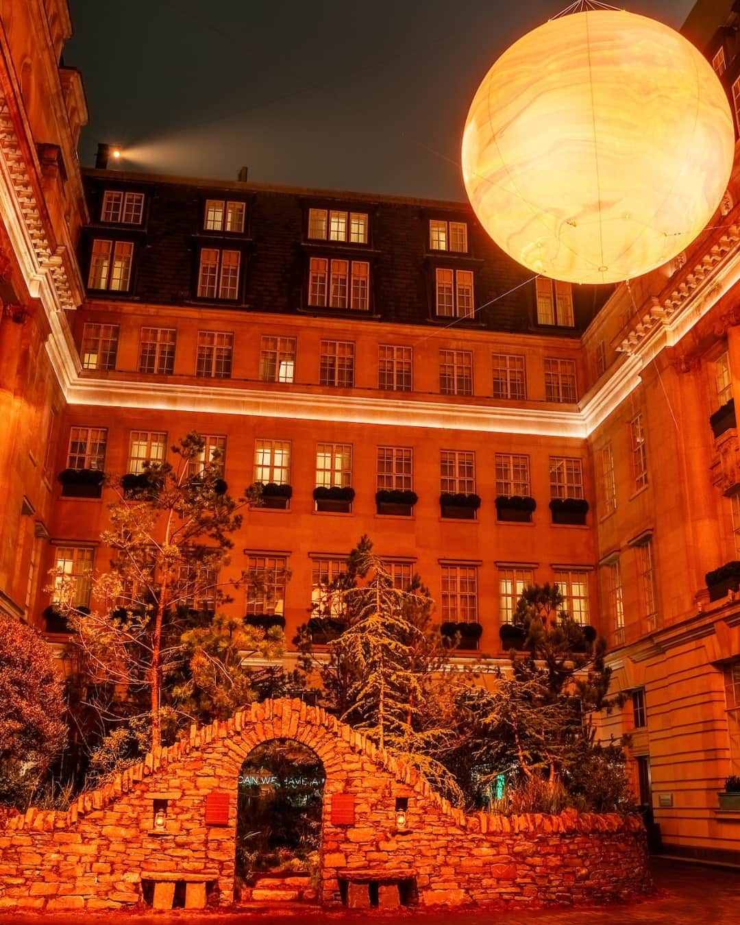 The Macallanさんのインスタグラム写真 - (The MacallanInstagram)「The Macallan presents Amber Meadow at @rosewoodlondon  ⁣ The iconic courtyard at Rosewood London has been transformed into an Amber Meadow with a one-of-a-kind art installation, bringing the idyllic landscape of Speyside to life in central London until 29th October.⁣ ⁣ Dine at the terrace restaurant and savour cocktails inspired by nature at The Macallan Estate.⁣ ⁣ Reservations are required and can be made via link in bio.⁣ ⁣ Crafted without compromise. Please savour The Macallan responsibly.⁣ ⁣ #TheMacallan #InspiredbyNature #TheHarmonyCollection」10月28日 0時08分 - the_macallan