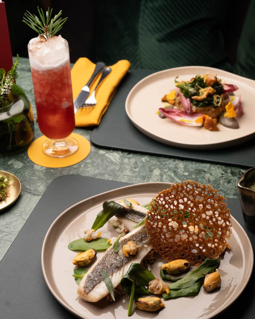 The Macallanさんのインスタグラム写真 - (The MacallanInstagram)「The Macallan presents Amber Meadow at @rosewoodlondon  ⁣ The iconic courtyard at Rosewood London has been transformed into an Amber Meadow with a one-of-a-kind art installation, bringing the idyllic landscape of Speyside to life in central London until 29th October.⁣ ⁣ Dine at the terrace restaurant and savour cocktails inspired by nature at The Macallan Estate.⁣ ⁣ Reservations are required and can be made via link in bio.⁣ ⁣ Crafted without compromise. Please savour The Macallan responsibly.⁣ ⁣ #TheMacallan #InspiredbyNature #TheHarmonyCollection」10月28日 0時08分 - the_macallan