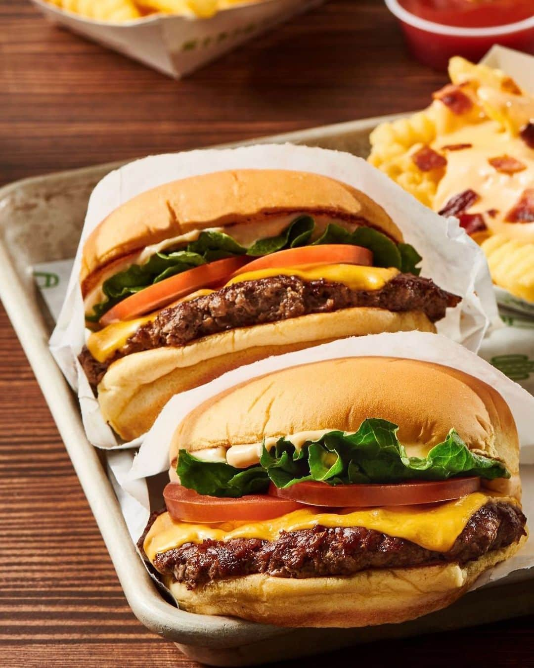 SHAKE SHACKのインスタグラム：「Google, define 'craving' 👆」