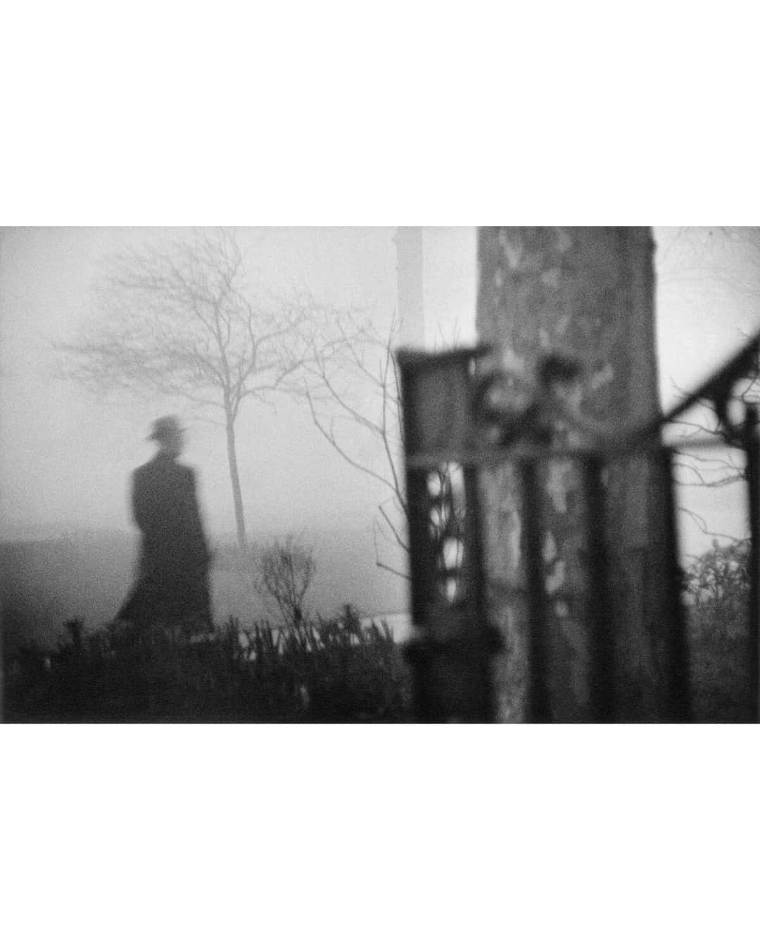 Magnum Photosさんのインスタグラム写真 - (Magnum PhotosInstagram)「Trick or Treat 🎃⁠ ⁠ In celebration of Halloween festivities, we search the Magnum archive for the mysterious and macabre as cultures around the world prepare to observe their own traditions.⁠ ⁠ A supernatural self-portrait sees @susanmeiselas gazing through her own lens, as if occupying the liminal space between the living and the beyond.⁠ ⁠ @herbert_list’s surreal image depicting a skull operation forms part of his 1944 series on Präuschers Panoptikum, a former waxworks museum in Vienna, Austria.⁠ ⁠ In a photograph from @abbas.photos, a spectral glow follows a woman celebrating Día de los Muertos (Day of the Dead).⁠ ⁠ Comment your favorite 💀⁠ ⁠ PHOTOS (left to right):⁠ ⁠ (1) Carnival. Basel, Switzerland. 1975. © Martine Franck / Magnum Photos⁠ ⁠ (2) London, England. 1958-1959. © @sergiolarrain / Magnum Photos⁠ ⁠ (3) Père Lachaise Cemetery. Paris, France. © Martine Franck / Magnum Photos⁠ ⁠ (4) French painter Kiki Picasso at his home during the shooting of Une minute pour Canal Plus, a short film about him directed by French filmmaker Franck Moisnard. Paris, France. © Guy Le Querrec / Magnum Photos⁠ ⁠ (5) 44 Irving St. Cambridge, MA. USA. 1971. © @susanmeiselas / Magnum Photos⁠ ⁠ (6) Trepanation (skull operation). From the photo-essay on Praüschers Panoptikum at the Prater. A grotesque chamber of horrors dating from 1870, it contained wax figures of historical personages, inventions, events, crimes, illnesses and anatomical depictions. Vienna, Austria. © @herbert_list / Magnum Photos⁠ ⁠ (7) Chicago, USA. 1969. @ Hiroji Kubota / Magnum Photos⁠ ⁠ (8) Mataranka. Northern Territory. Australia. 2003. © @chillioctopus / Magnum Photos⁠ ⁠ (9) A woman celebrates the Day of the Dead at the village cemetery. Village of Maxuxtepectla, Hidalgo. 1984. © @abbas.photos / Magnum Photos⁠ ⁠ (10) Boy holding a plaster skeleton for the day of the dead. Metepec, Mexico. 1969. © @fondationreneburri / Magnum Photos」10月28日 0時01分 - magnumphotos