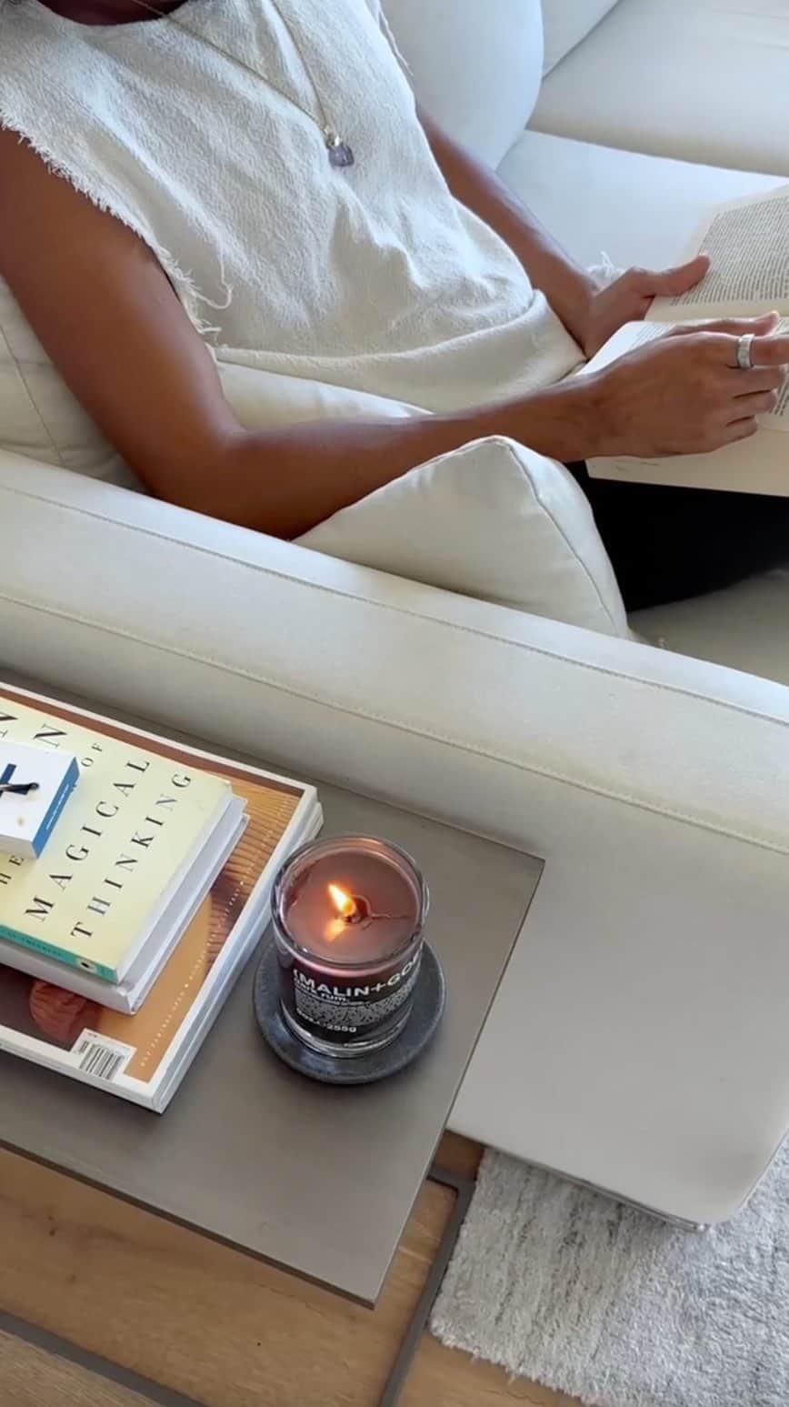 マリン&ゴッツのインスタグラム：「fridays are for the happy hour-ers. 🥃  relax after a long week with our rich, warm + intoxicating rum scent.  💛 scent your space with our dark rum candle. 💛 wash the day off with our dark rum hand+body wash. 💛 lock in the moisture with our dark rum body lotion.」