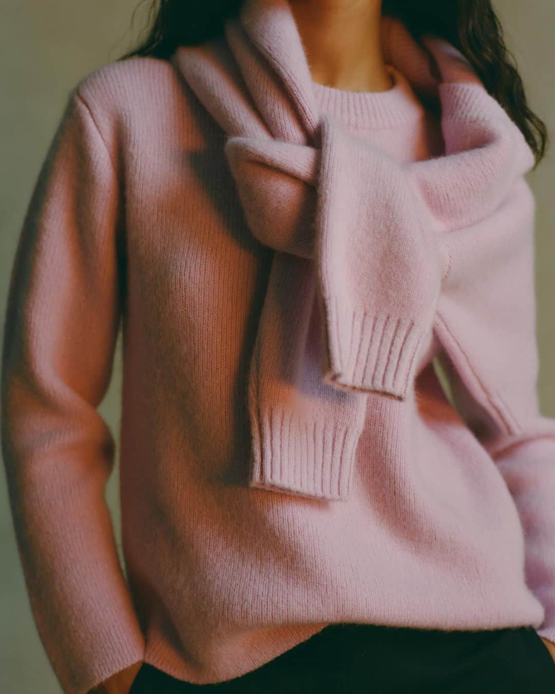 ジョン エリオットのインスタグラム：「Fall / Winter 23 Women’s Lookbook  Link in bio and stories. Shop the assortment in-store and online through JohnElliott.com.  Model: @rocio.marconi  Photography: @p.lo Lighting + Assist: @robertmholland  Hair + Makeup: @agajakubowskimakeup」