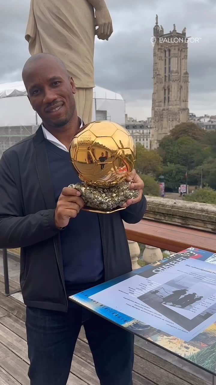 ディディエ・ドログバのインスタグラム：「🌕 Who’s going to be the Ballon d’Or 2023 ? @didierdrogba invites you to join us on Monday, October 30th !   #ballondor」