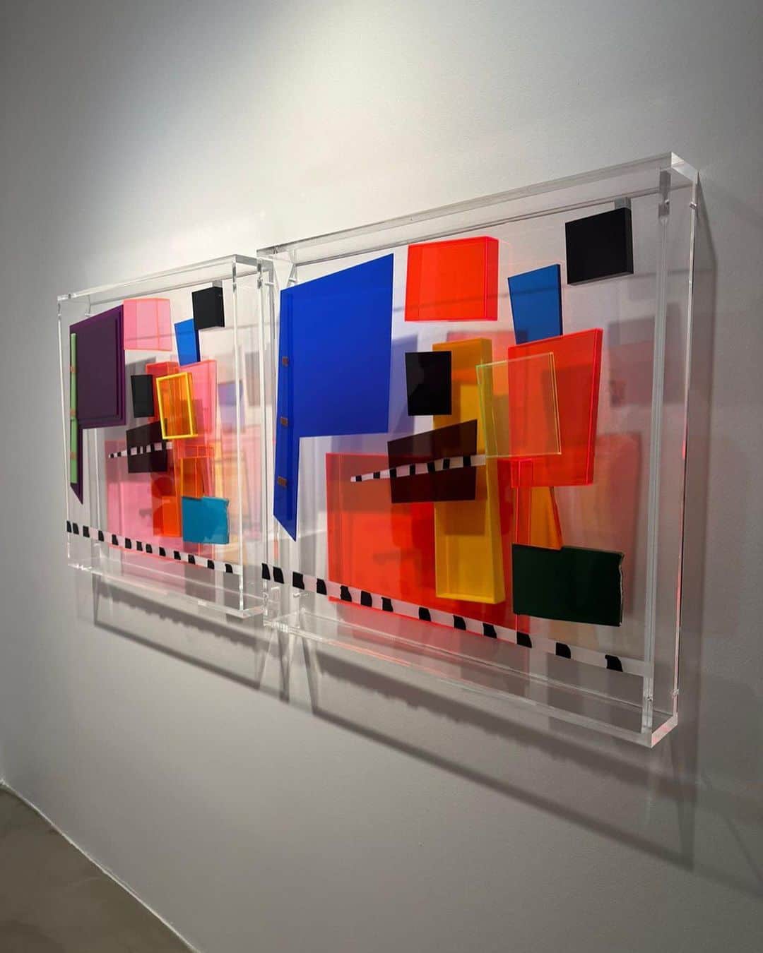 My Interiorのインスタグラム：「Eliff Karadayı's @eliffkaradayi solo exhibition, "Palimpsest," is now on display at @Galeri_Artist in Istanbul, and it will be open until mid-November. We cordially invite you to visit and immerse yourself in this exceptional artistic experience.  Photo credit: @the.classy.issue  @dr.ertugrulcetinkaya」