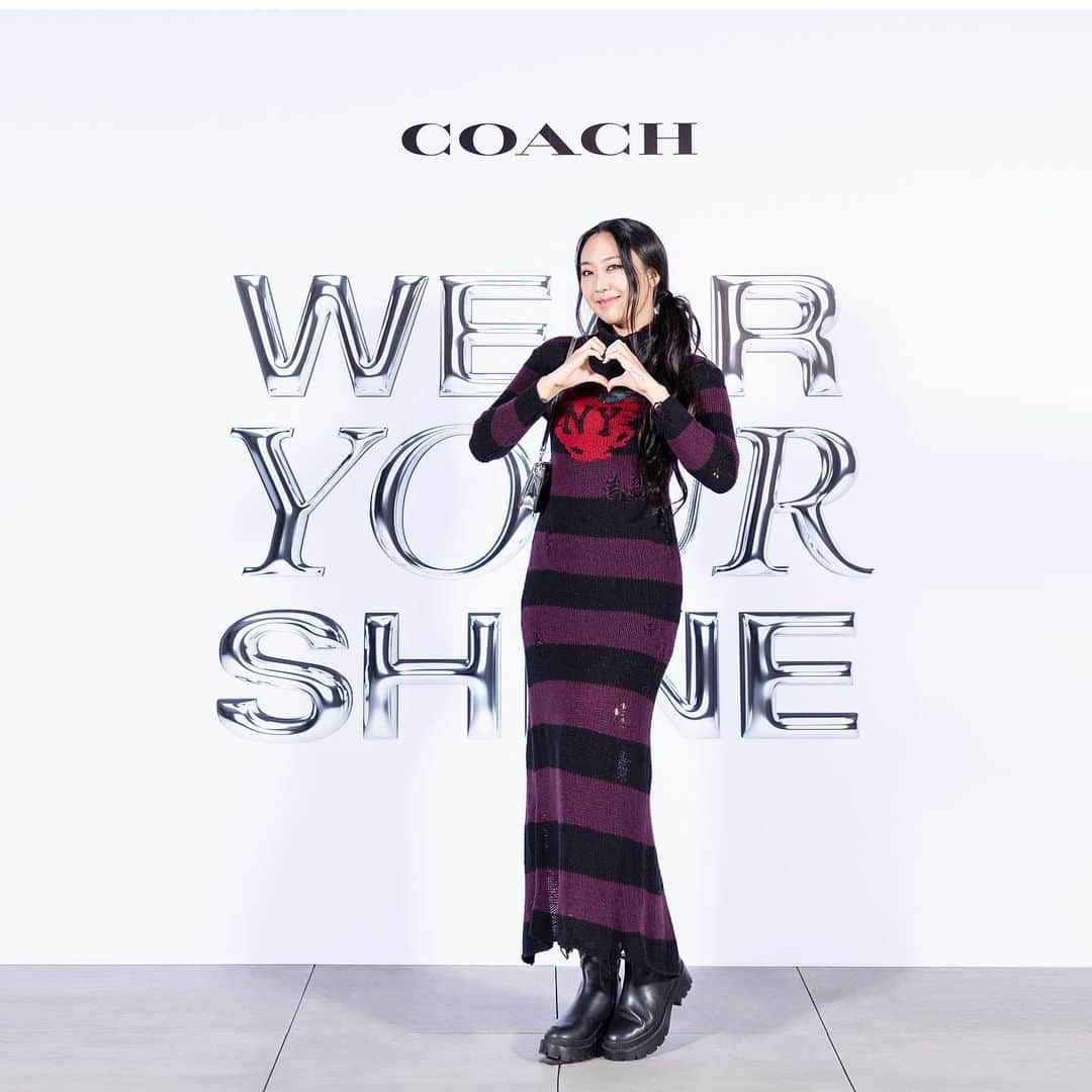 コーチさんのインスタグラム写真 - (コーチInstagram)「Shine on, Seoul. ✨The stars aligned for a sparkling night of music and celebration inspired by the Coach Shine Collection. #WearYourShine #CoachNY   #Ryujin #ITZY  #YoungjiLee #Hyoyeon #GirlsGeneration #ShinSeulki #Blase  #NanaYoungrongKim」10月28日 0時27分 - coach