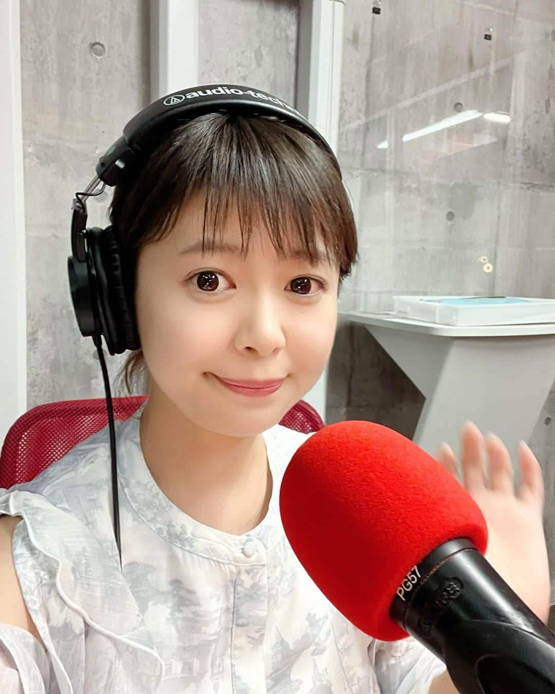 野澤美仁のインスタグラム：「おやすみなさい☺️  レインボータウンFMミサトーナイトでは、メッセージやリクエスト曲お待ちしております。  info@885fm.jp、ミサトーナイト！！宛にメールください❤️  ミサトーナイト！！毎週金曜日22時から聴いてください！YouTubeLIVE、アプリListen Radioでも聴けます！  #FM88.5#listenradio #リスラジ #youtubelive #ミサトーナイト#goodnight#art#radio#ラジオ #art #RABBIT#artist#ash #pet#うさぎ #color#happy#smile#goodnight」