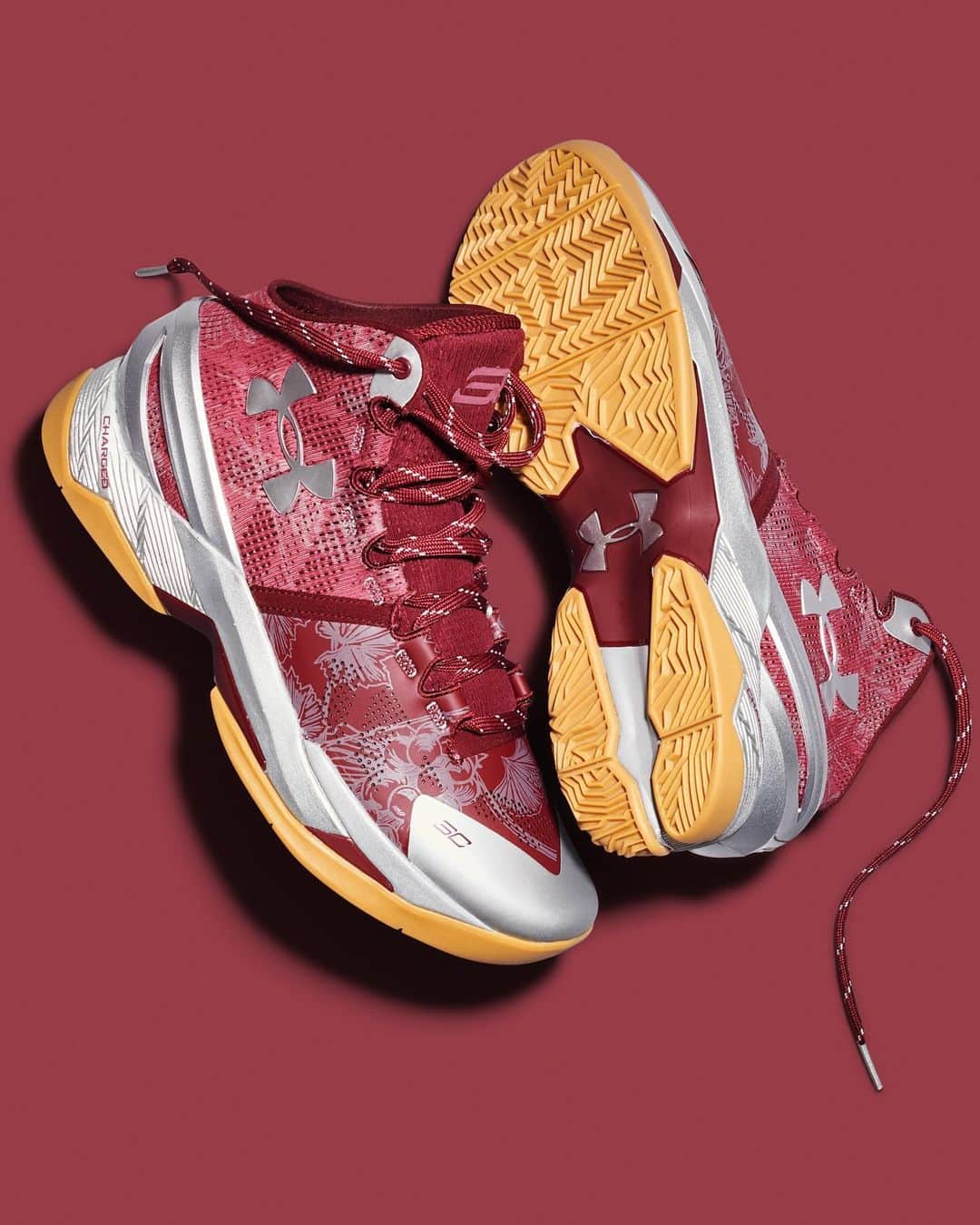 Under Armour Basketballさんのインスタグラム写真 - (Under Armour BasketballInstagram)「1988 Vintage. The “Domaine” Curry 11, Curry 2 Retro, and Flow Cozy just dropped 🍇」10月28日 0時32分 - uabasketball