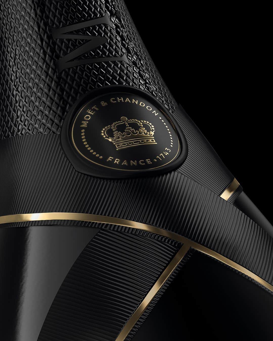 Moët & Chandon Officialのインスタグラム：「Collection Impériale Création No. 1 is the pinnacle of the Maison's practice of Haute Oenologie. ⁣ An emblem of this ancient craft, it pays fitting tribute to the founder of Moët & Chandon, Claude Moët, who laid the foundation upon which the House was built in 1743, establishing a visionary champagne House where champagne-making excellence is a cornerstone for both contemporaneity and the future.⁣ ⁣ #CollectionImperiale #MoetChandon⁣ ⁣ This material is not intended to be viewed by persons under the legal alcohol drinking age or in countries with restrictions on advertising on alcoholic beverages. ENJOY MOËT RESPONSIBLY.」