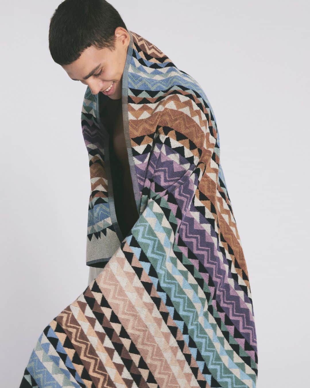 ミッソーニのインスタグラム：「A warm essence and a sophisticated sense of touch. ‎‎‎ Discover more at the link in bio.  ‎‎‎ #Missoni」