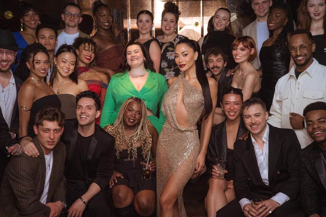 ニコール・シャージンガーさんのインスタグラム写真 - (ニコール・シャージンガーInstagram)「What an absolutely divine evening! Thankyou to my dear friend @joeyghazal for throwing the most exquisite  @sunsetblvdmusical cast party at @themainemayfair in celebration of our show! ♥️🥂」10月28日 0時53分 - nicolescherzinger