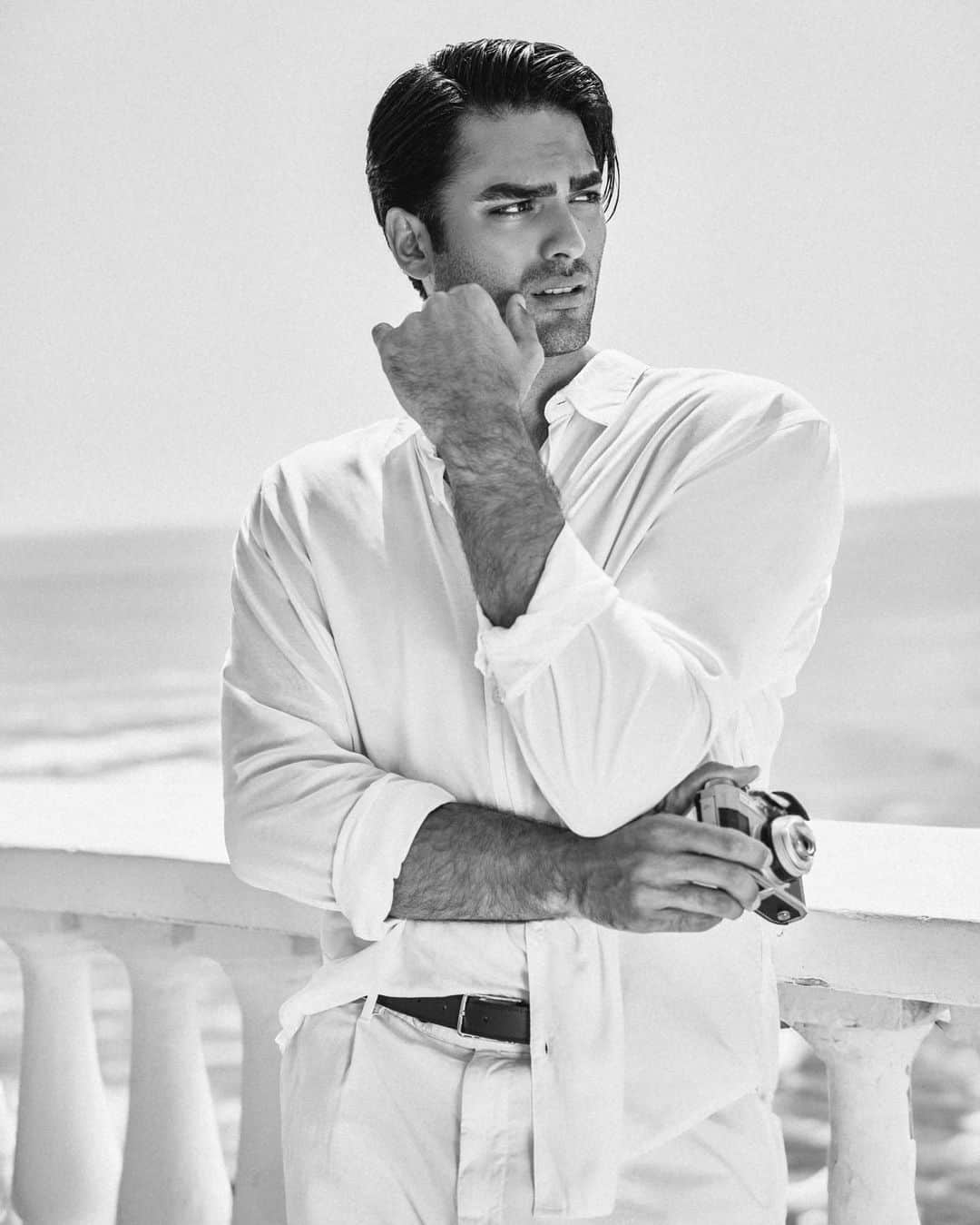 ゲスのインスタグラム：「Introducing @matteobocelli for GUESS Holiday '23 Campaign shot in the beautiful seaside town Forte dei Marmi in Italy. #LoveGUESS #GUESSMens」