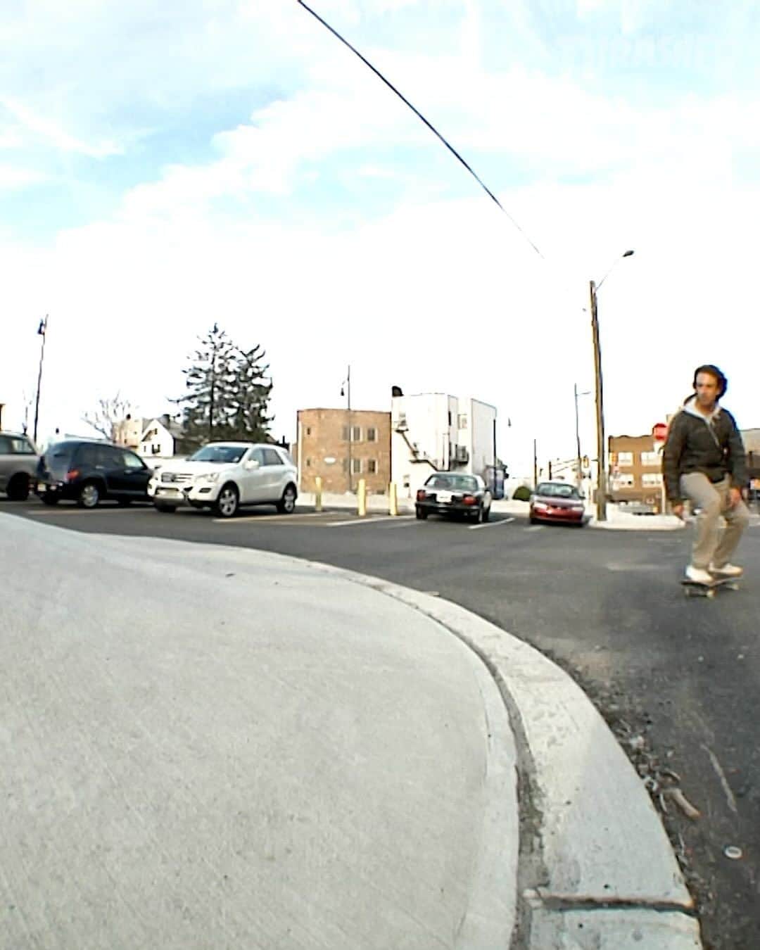 スラッシャーのインスタグラム：「👹 Jersey great Ron Deily’s “SQUARE UP” part for @njskateshop is LIVE on the Thrasher site 📡」