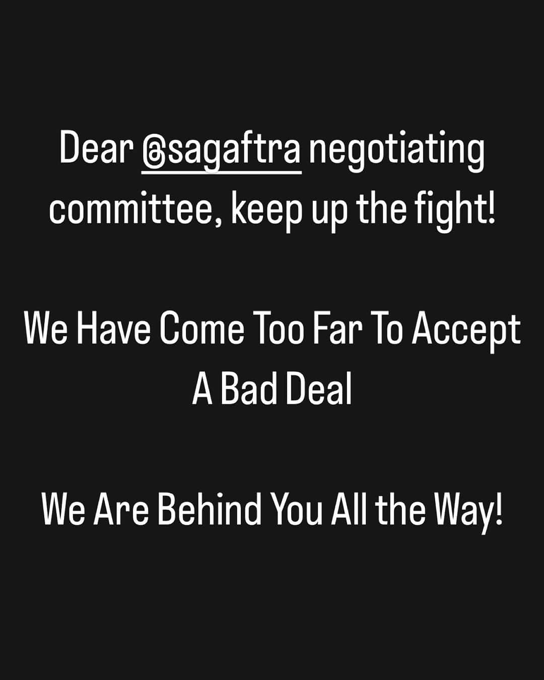 テイト・エリントンのインスタグラム：「Keep up the fight! I know we have all sacrificed, but I want a good deal. I know we have all had to tighten our belts, some much more than others, but we are in this together.   I want all of this to have been worth it. I don’t want to look back and feel defeated. I want to look back on this with pride knowing that we fought and got what we are worth. #unionstrong #union #sagaftrastrong #sagaftrastrike」