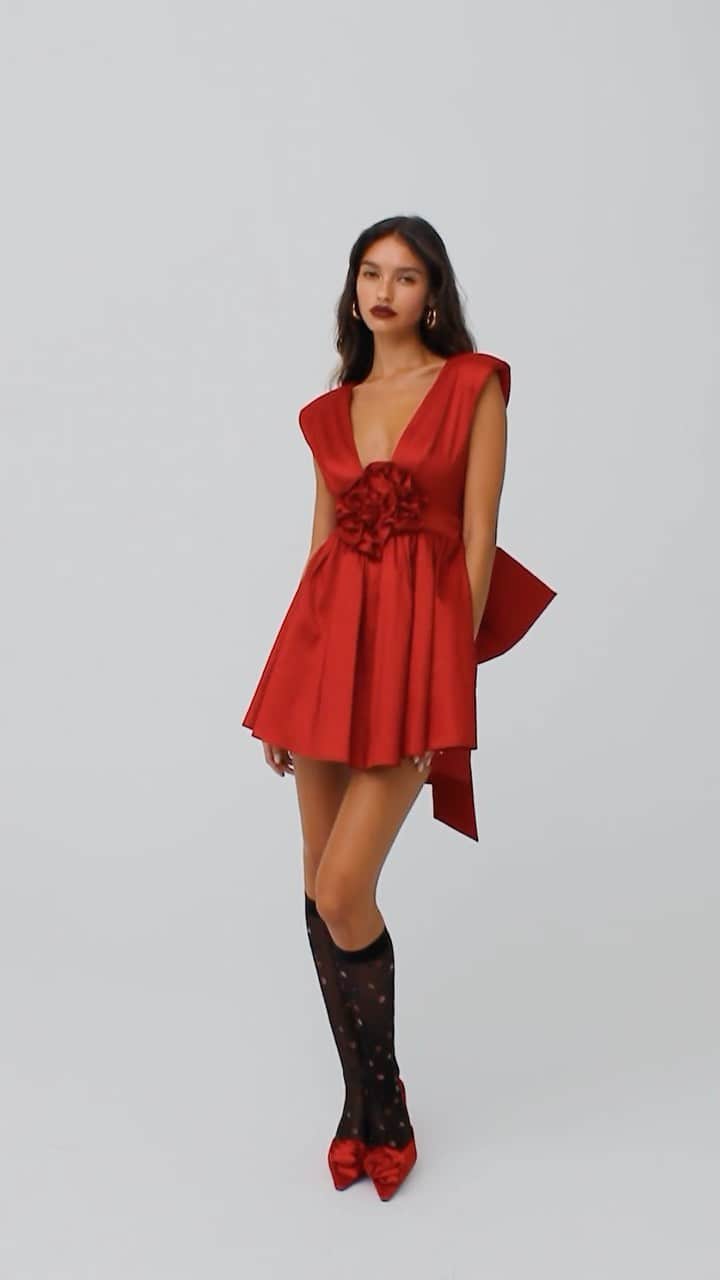 For Love & Lemonsのインスタグラム：「The holiday dress blueprint // The Rose Mini Dress #forloveandlemons」