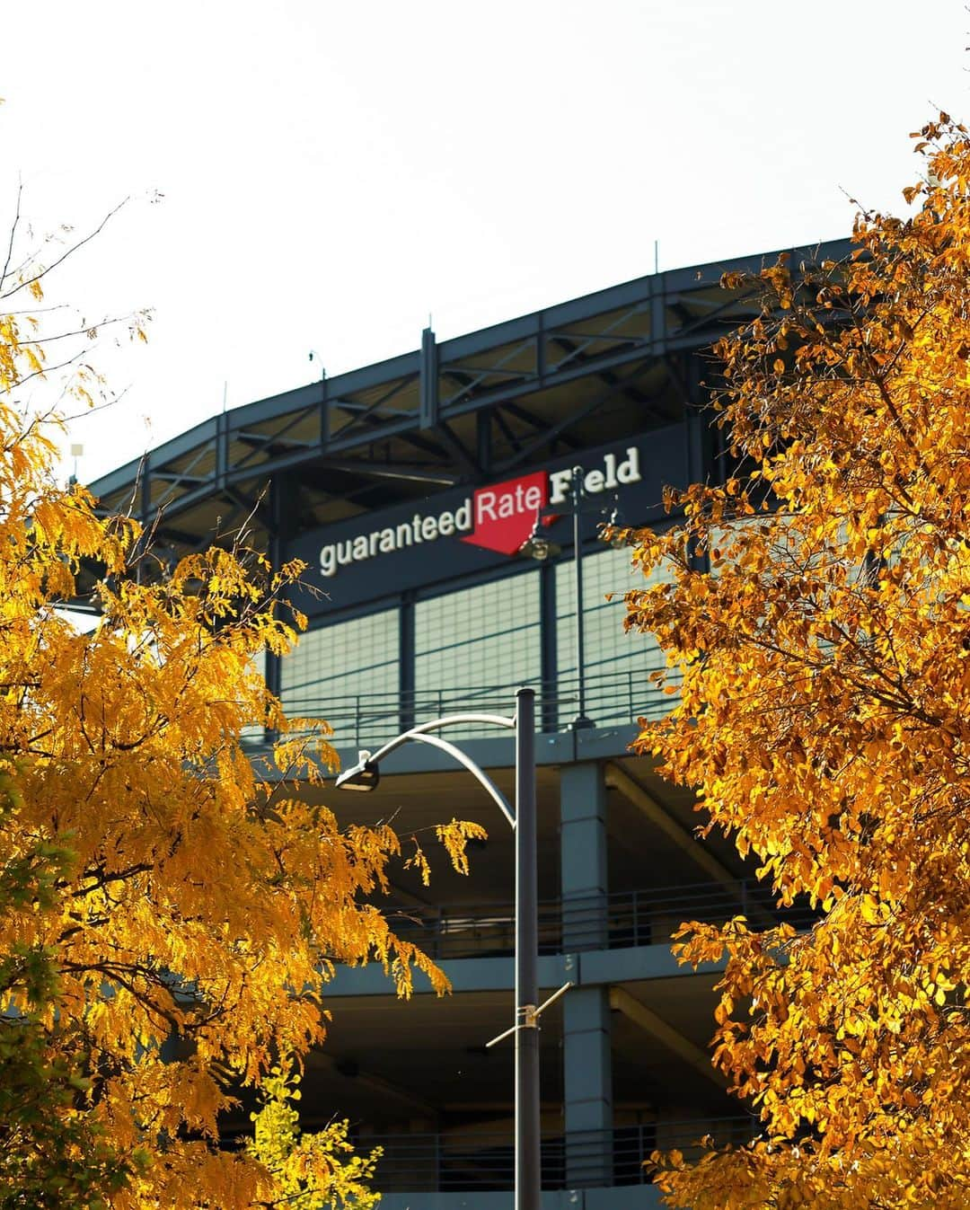 シカゴ・ホワイトソックスさんのインスタグラム写真 - (シカゴ・ホワイトソックスInstagram)「Guaranteed Rate Field (Fall's Version) 🍁🍂」10月28日 1時41分 - whitesox