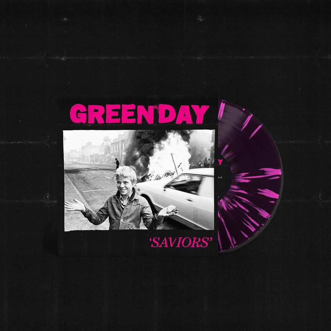 Green Dayさんのインスタグラム写真 - (Green DayInstagram)「Let's roll 😎 You SOLD OUT the Clear with Hot Pink Saviors Vinyl in the webstore, so we just added Neon Pink with Neon Green Splatter (limited to 4,800 copies worldwide), now go get it before it's gone too!!  Just gonna leave the rest of what we have available for pre-order right here 😉 grab those Saviors bundles while ya can. Album out January 19th!!」10月28日 2時08分 - greenday