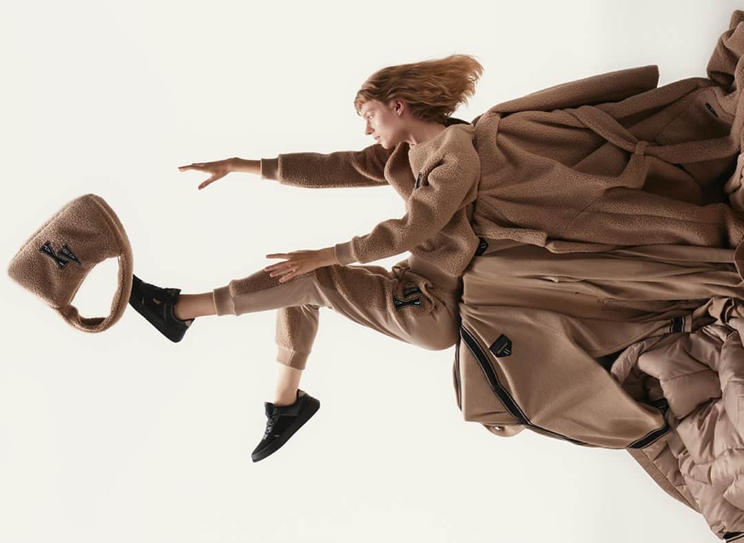 ジョルジオアルマーニのインスタグラム：「Minimal vibes⁣ ⁣ Photo @alygunawan⁣ Stylist @marcgoehring⁣ Model @marie.koehn」