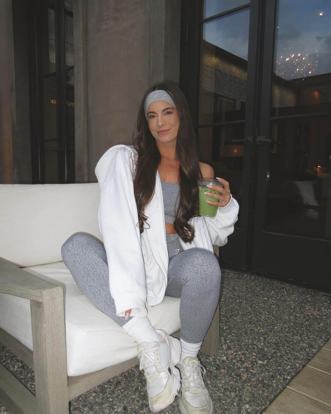 Paige Reillyのインスタグラム：「Me 🤝🏻 gray fits ☁️🩶⁣ ⁣ ⁣ @gymshark code ‘PAIGER’ 🫶🏻」