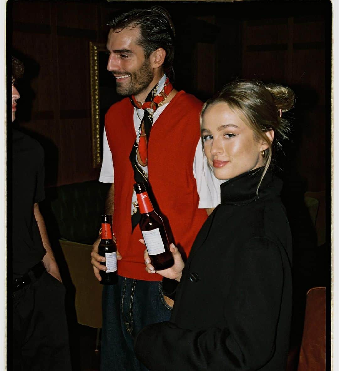 ガラ・ゴンザレスさんのインスタグラム写真 - (ガラ・ゴンザレスInstagram)「After show there’s the after party 🍸intimate drinks with friends & family at the @editionBarcelona but make it british plzzz @punchroomedition 🪷」10月28日 3時23分 - galagonzalez