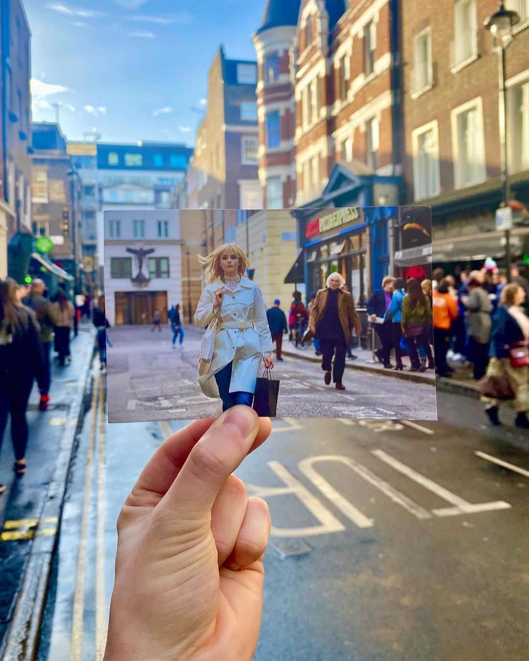 エドガー・ライトのインスタグラム：「Check out these magical new location comparison photos by the brilliant @steppingthroughfilm showing the real Soho streets today against the locations as we shot them in 2019.   For those who want the full list of Soho streets you are looking at 1 & 2) The Toucan on Carlisle Street, 3 & 4) Dean Street, 5, 6 & 7) Corner of Bateman Street and Greek Street, 8 & 9) Newburgh Street and 10) Corner of Kingly Street and Foubert’s Place. Thanks so much to Thomas Duke for taking these.   Perfect timing for our spooky Curzon Soho screening of ‘Last Night In Soho’ tonight in 35mm at 11:30pm. See you there. Tix above!  @curzoncinemas」