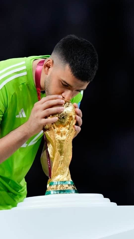 ヘロニモ・ルジのインスタグラム：「Momentos Únicos.  Geronimo Rulli #DesdeAdentro」