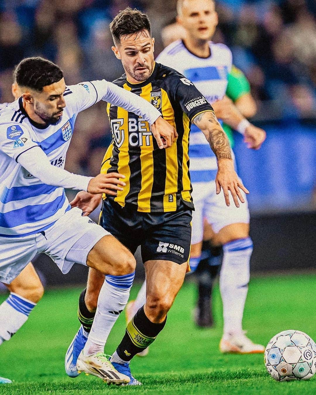 フィテッセのインスタグラム：「We blijven pushen! 🥊  HT | 0-1  #Vitesse #VITpec」