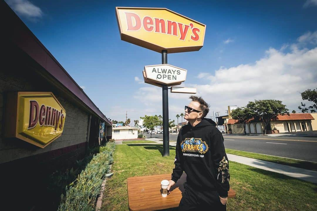 マーク・ホッパスさんのインスタグラム写真 - (マーク・ホッパスInstagram)「Hello Denny’s. What is up? How are you?」10月28日 3時48分 - markhoppus