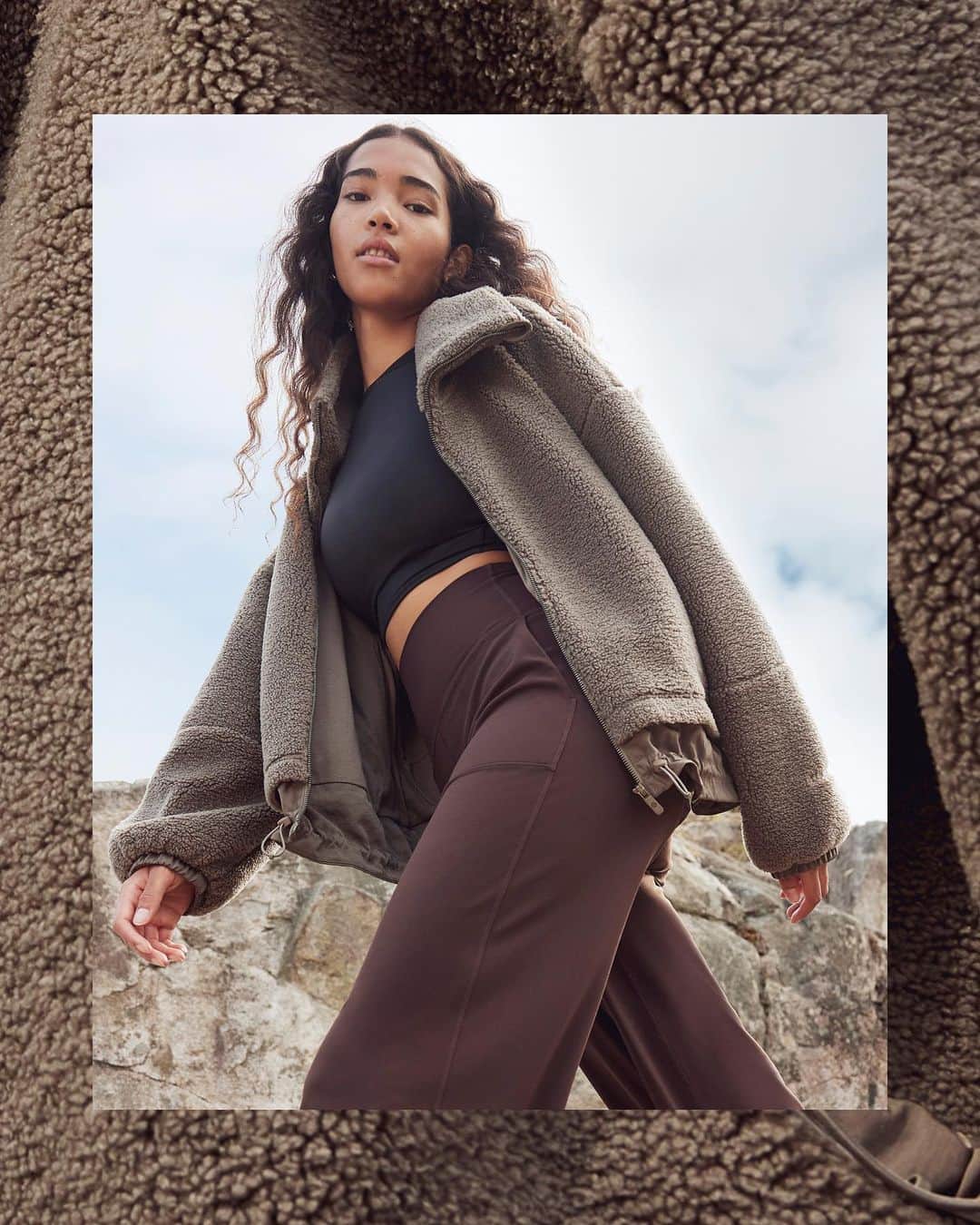 lululemonさんのインスタグラム写真 - (lululemonInstagram)「Warm up to colder days. These layers and textures will soften your (out)look. Feel for yourself at the link in our bio.」10月28日 4時00分 - lululemon