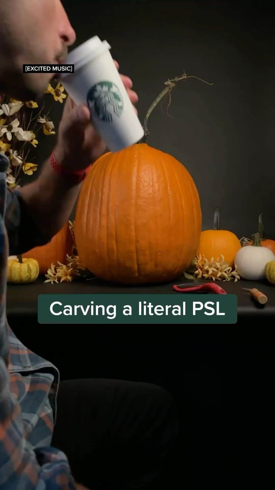 Starbucksのインスタグラム：「Carve what you love! 🎃 Created with @adambierton #Starbucks #Fall #PSL #Pumpkin #PumpkinCarving」