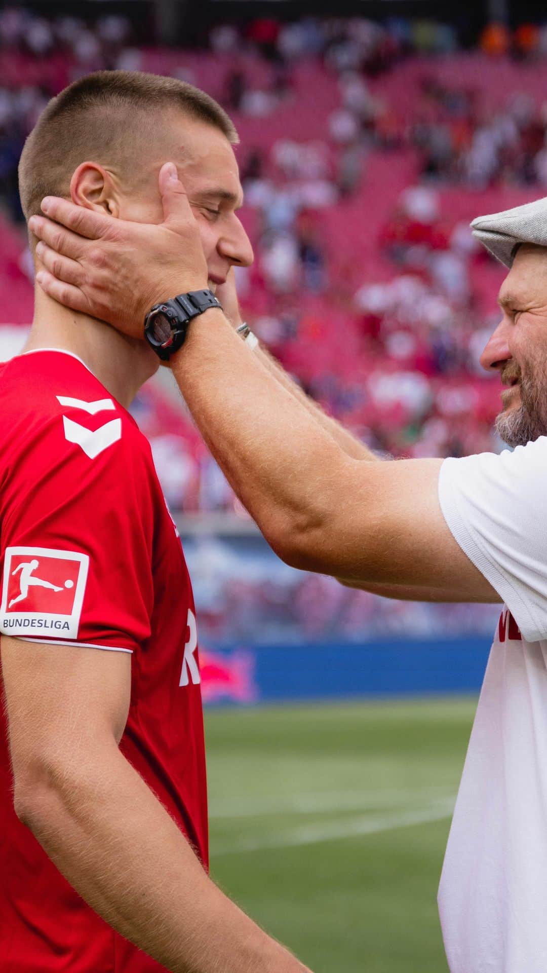 1.FCケルンのインスタグラム：「𝐓𝐨𝐫 𝐝𝐞𝐬 𝐓𝐚𝐠𝐞𝐬 ✨ @floriandietz traf in der vergangenen Saison zu seinem ersten Bundesligator gegen RB Leipzig ⚽️🤩  ___   #effzeh」