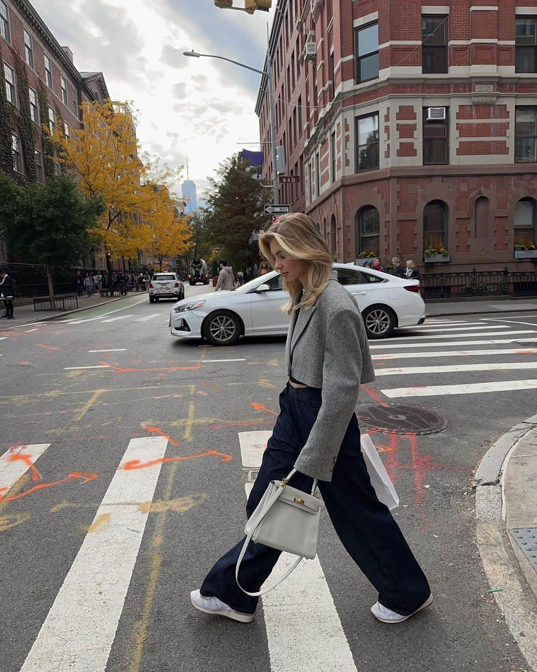 Xenia Adontsさんのインスタグラム写真 - (Xenia AdontsInstagram)「NYC is not real」10月28日 4時02分 - xeniaadonts