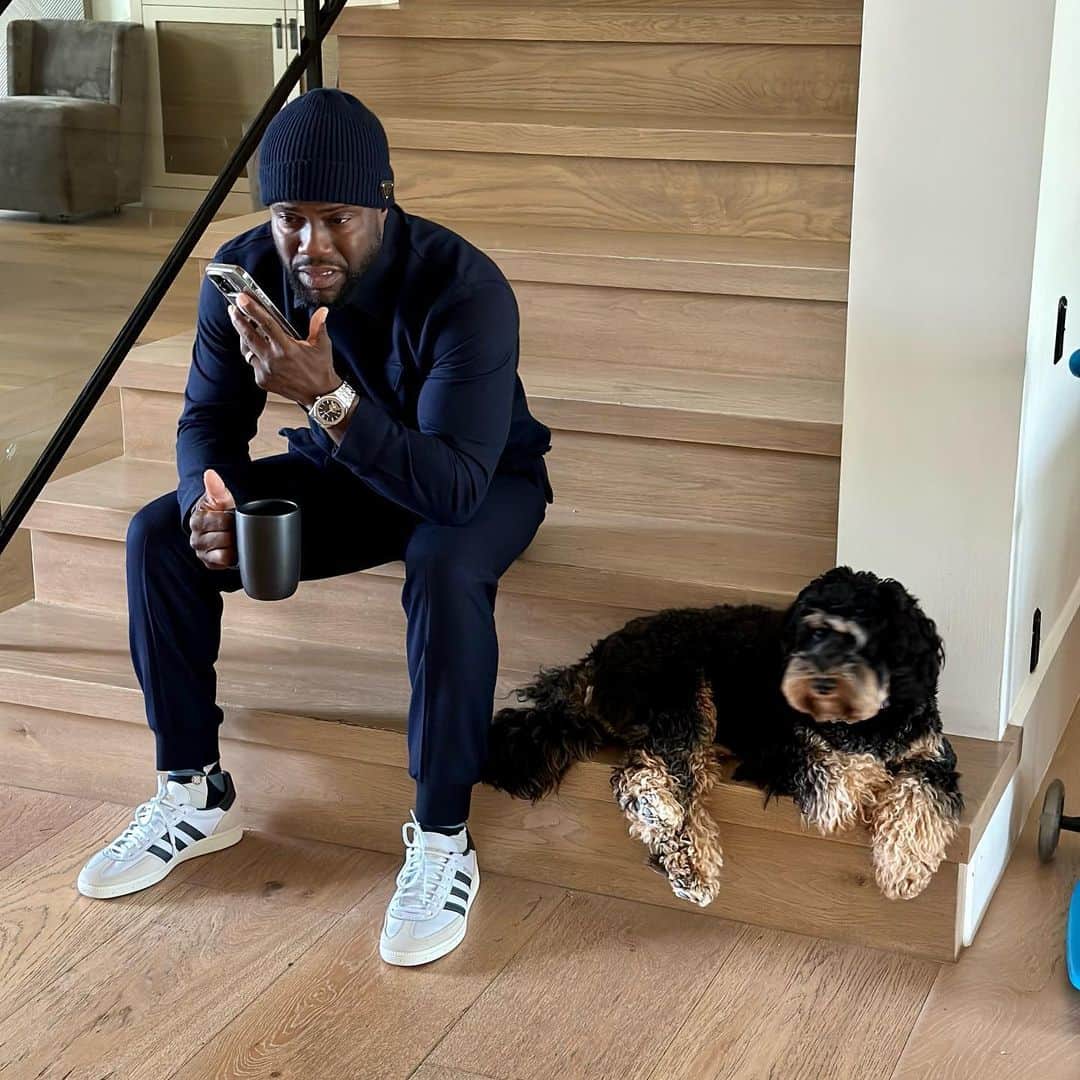 ケビン・ハートのインスタグラム：「Coffee X RIO = live love laugh = A little man and his dog」
