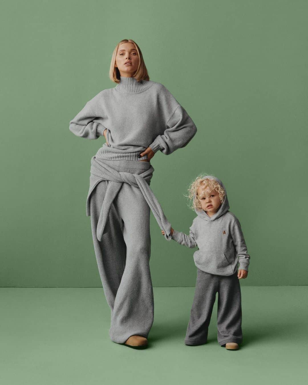 GAPのインスタグラム：「Elsa Hosk in the Mockneck Sweater in CashSoft.  Tuuli in the Sweater Hoodie in CashSoft.   Shop the look in stories and at gap.com.」