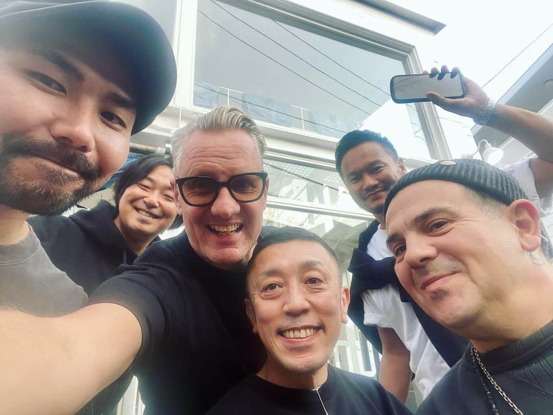 デンハムのインスタグラム