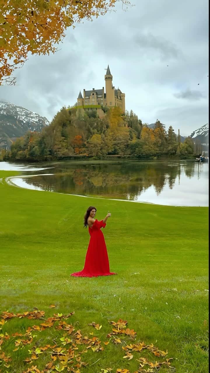 Earth Picsのインスタグラム：「@glamseasons - we all want to know if you think ai will be a good thing for content creation or a bad thing?」