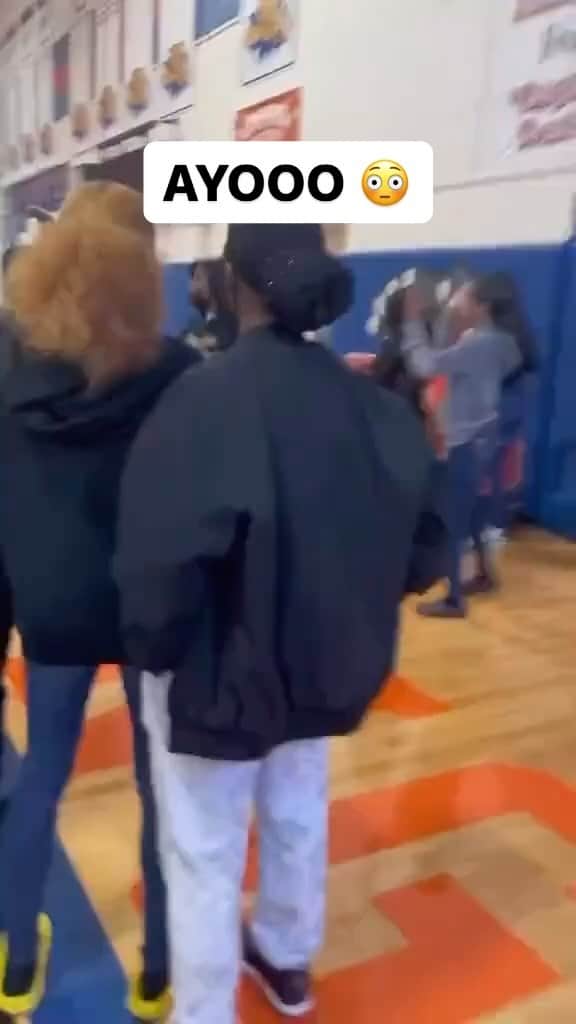 Nice Kicksのインスタグラム：「Nah this gotta hurt 😳🤯 🎥: @jayydaaname | Follow @nicekicks for more #sneakers content! 🔥👟」