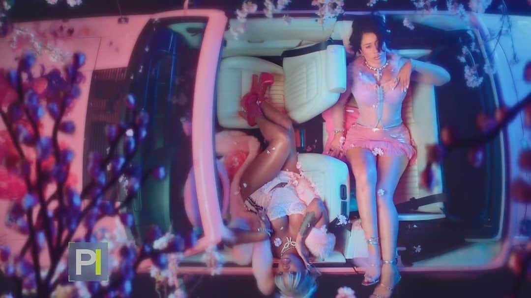 Primer Impactoのインスタグラム：「📌La cantante Kali Uchis le da los toques finales a un disco repleto de colaboraciones y habla en exclusiva sobre el duro camino a la fama.  📺 Más en #PrimerImpacto a las 5pm/ 4C por @univision」