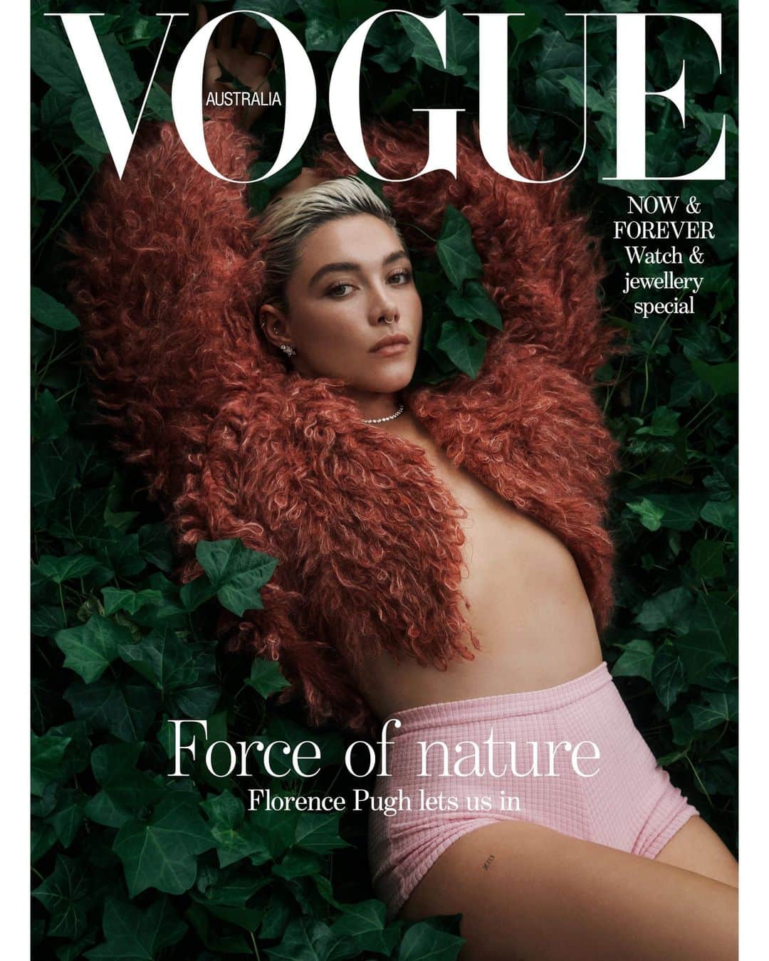 Vogue Australiaのインスタグラム：「#FlorencePugh is our November cover star! Only 27 and already hailed as a once-in-a-generation acting talent, for our November cover story, Pugh caught up with @hannahroserose over pottery and pastries to discuss radical self-reflection and what’s next. Read the full story in the link in bio, or pick up your own issue of Vogue's November issue, on stands Monday, November 6.  Styling by @ChristineCentenera, photography by @LachlanBailey, story by @HannahRoseRose, makeup by @Lauren.Parsons, hair by @PeterLuxHair, nails by @NailedbySG, ep & talent direction by @Rikki_Keene production by @RoscoProduction, @CharlotteMelissaRose.   Florence wears @loewe, @triangl, and @tiffanyandco.」