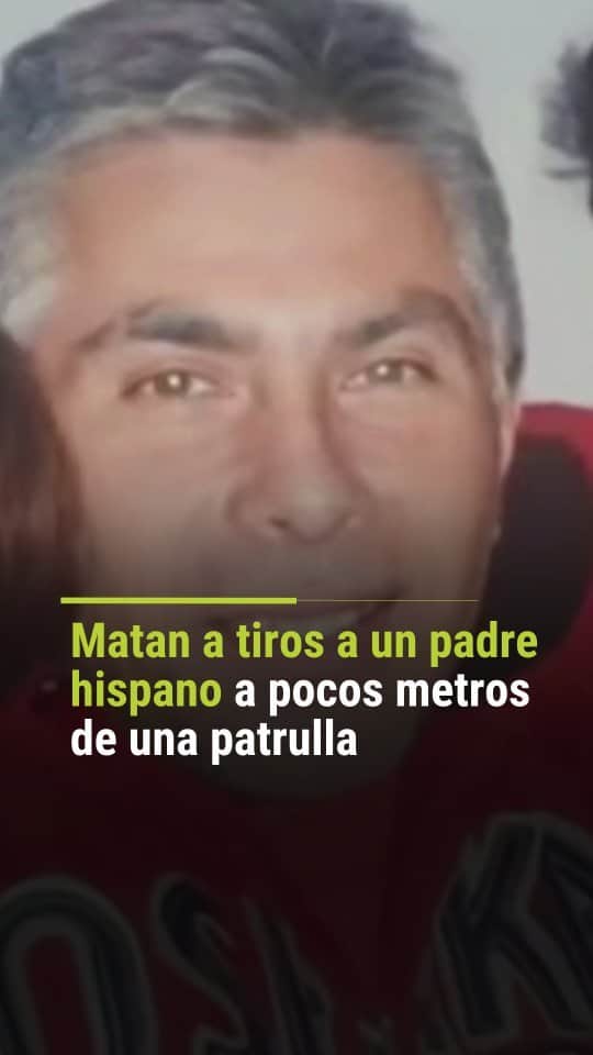 Primer Impactoのインスタグラム：「🎥 Una cámara de seguridad capta el momento en que un padre hispano es asesinado a tiros a pocos metros de una patrulla.  Reporta Lidia Barrón.  📺 Más en Primer Impacto a las 5pm/ 4C de lunes a viernes por @univision」
