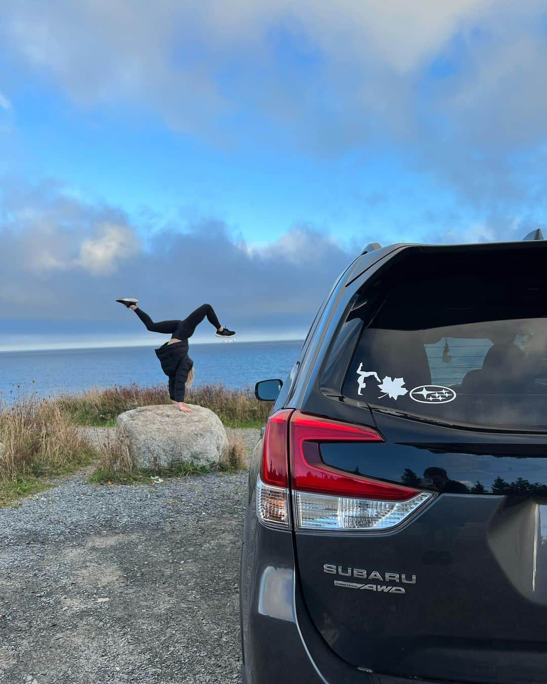 エリー・ブラックのインスタグラム：「When your car matches your vibe 😍 😍 😍  @steelesubaru @subaruofmoncton @subaruchtown #SubaruPartner #EllieBlackSubaru #Gymnastics」