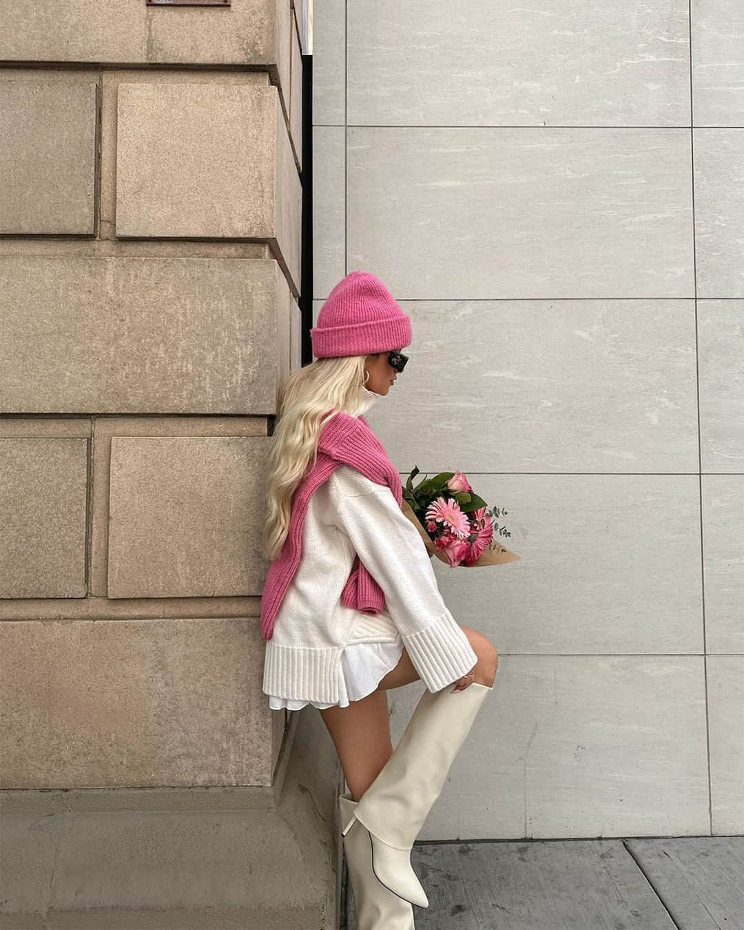 ナインウエストのインスタグラム：「@shestyledwhat is giving in the Radish Dress Shoe.」