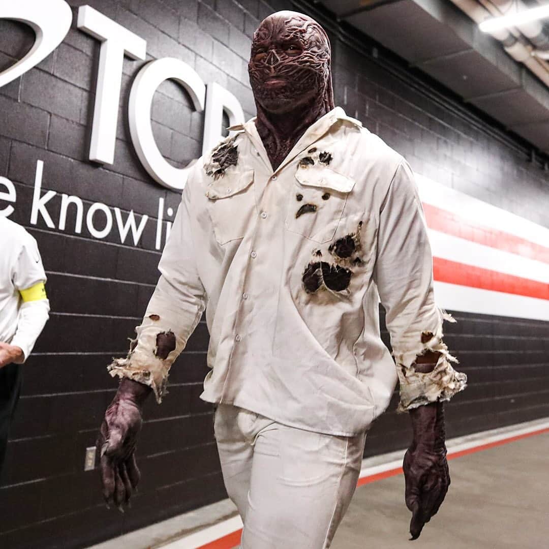 NFLのインスタグラム：「@flash_garrett went all out as Vecna last Halloween. 👻   What does he have in store for this year? 👀」