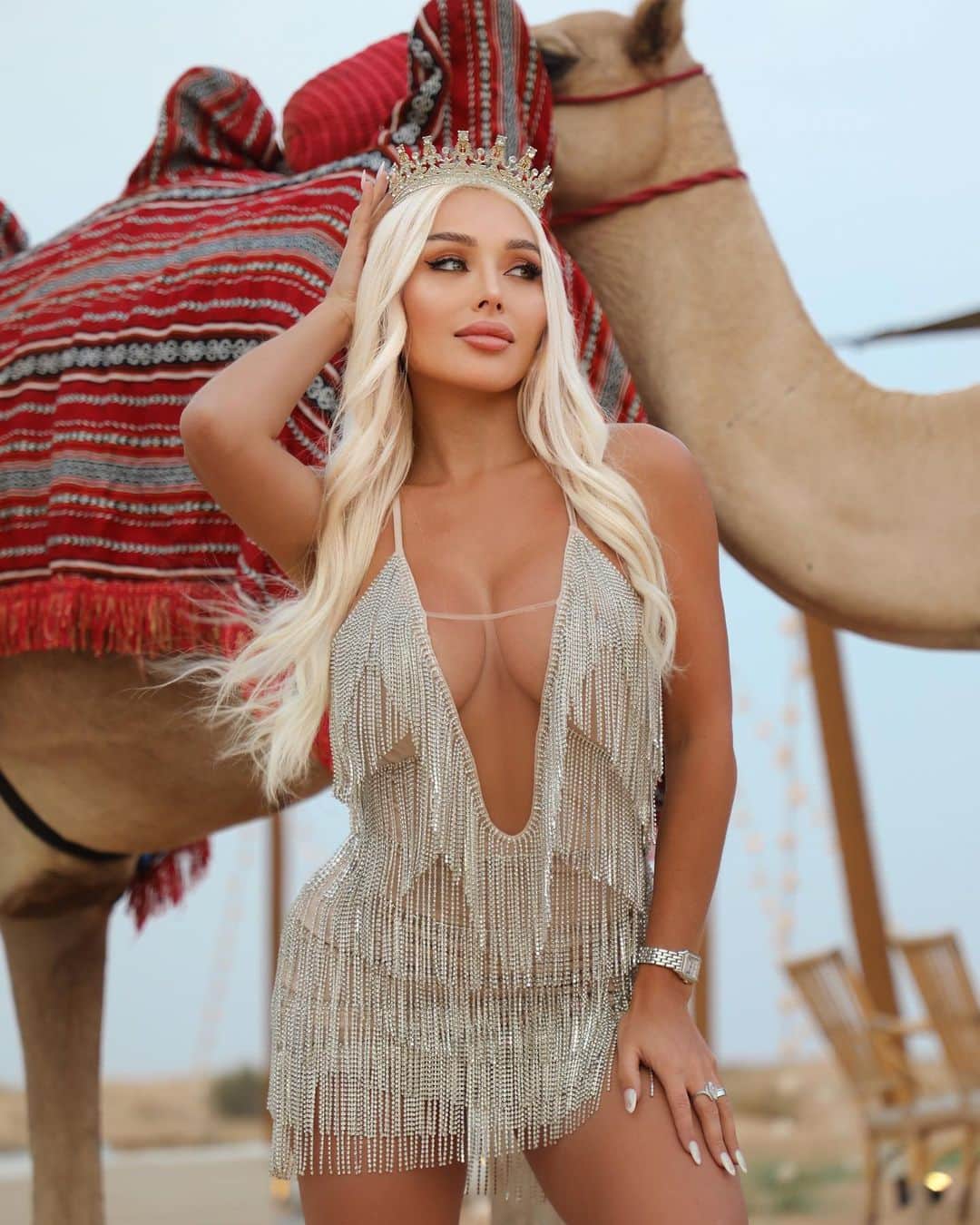 ダニエラ・チャベスのインスタグラム：「Cumpleaños en el Desierto de Dubai 🐫🌵 Una celebración distinta para la mejor influencer en #Dubai」