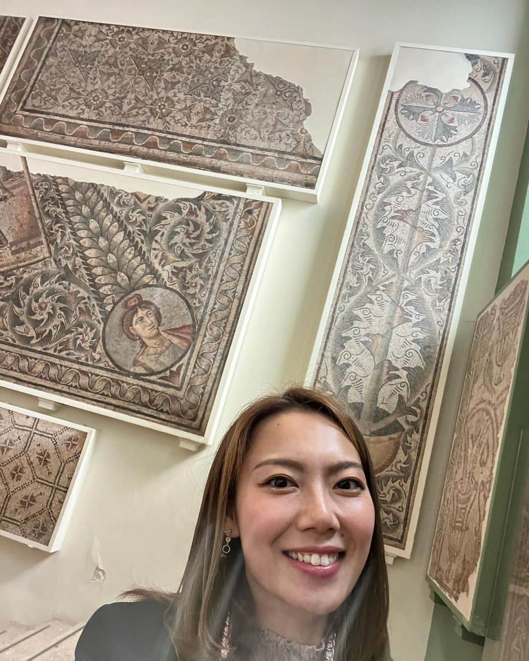 志村玲那さんのインスタグラム写真 - (志村玲那Instagram)「#大英博物館  #BritishMuseum  #とっても楽しかった #無料なのすごい #一日いられそうだった #時間足りないくらい  #ロゼッタストーン #クリスタルスカル #ミイラ #エジプト #🇪🇬 #いろいろありすぎる #大満足  #onlylondon #london #lodontrip  #UK #🇬🇧 #England #🏴󠁧󠁢󠁥󠁮󠁧󠁿 #onlytrip #onlytraveling #イギリス旅行 #ロンドン」10月28日 6時34分 - rena_shimura