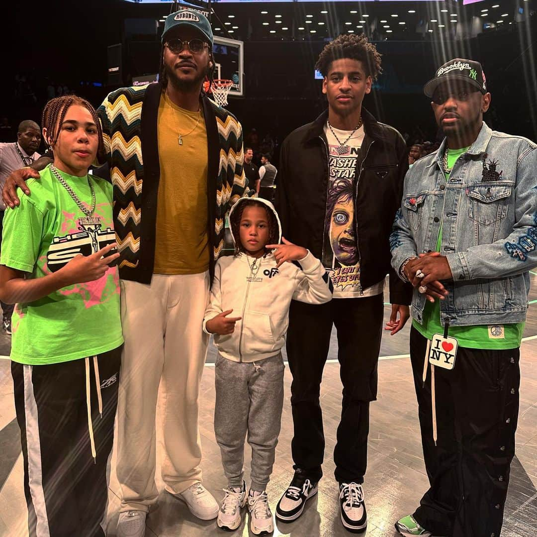 ファボラスのインスタグラム：「True Kings raise New Kings! 👑🗽 @iamprincejoso @carmeloanthony @mrjonasjackson @kiyananthony   Thanks 4 the hospitality @nyliberty @barclayscenter & @lilabbottw !   #NYLibertyGame」