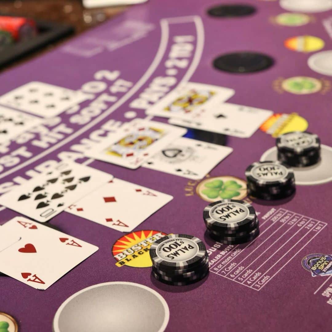 Palms Casino Resortのインスタグラム：「🎲✨ got that lucky feeling? table's set, let’s win!  #palmsisheretoplay #playstayslay」