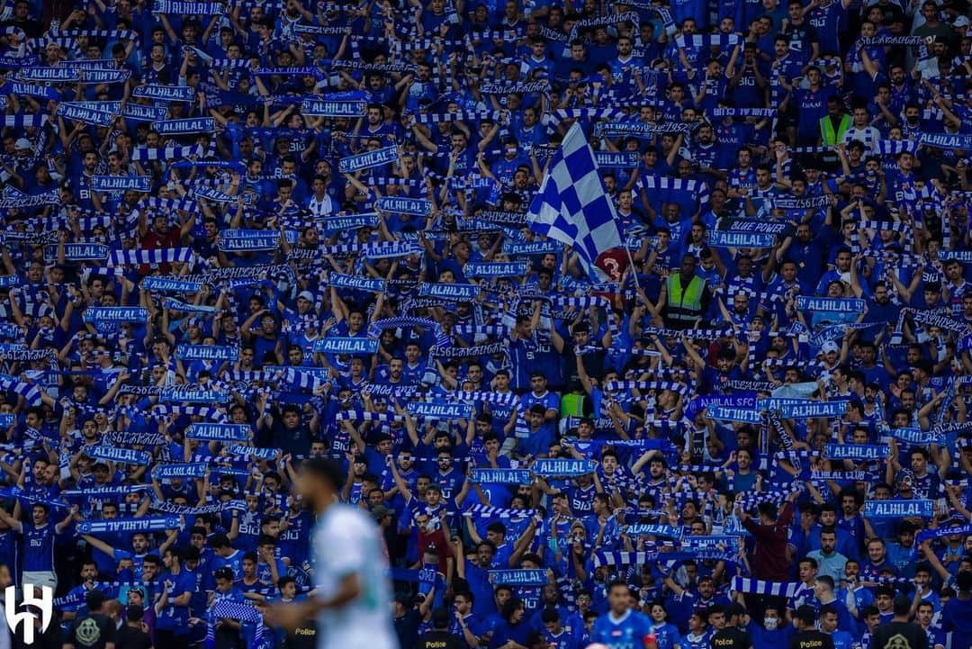 カリドゥ・クリバリさんのインスタグラム写真 - (カリドゥ・クリバリInstagram)「Excellent performance.  An important, well-deserved win 💪🏿  🔵 #AlHilal_AlAhli 3-1 ⚽️ #RoshnSaudiLeague  💪🏿 #KK」10月28日 6時53分 - kkoulibaly26