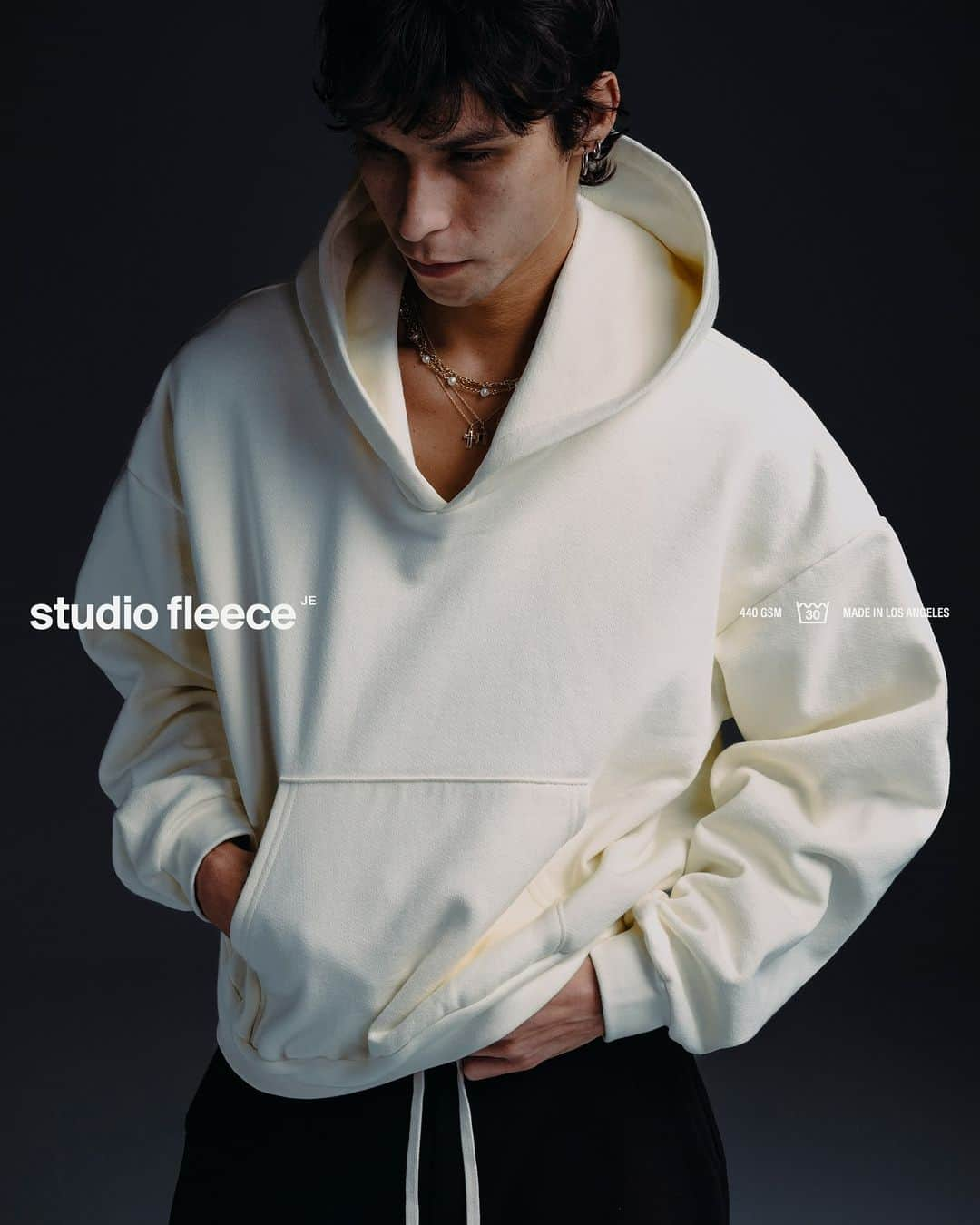 ジョン エリオットのインスタグラム：「Studio Fleece. 440 GSM, Made in Los Angeles.   Updated icons, re-developed through the lens of how we wear product on a daily basis.」