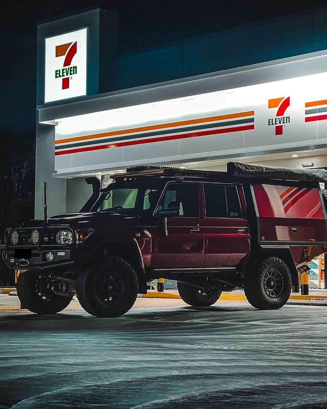 7-Eleven USAのインスタグラム：「big bois part 2 #CarsOf7ELEVEn @79thor @hyper_media34 @skipper_712 and @cmease7.3 @awdlingling @chevy_400ss @stanced_minitrucks」