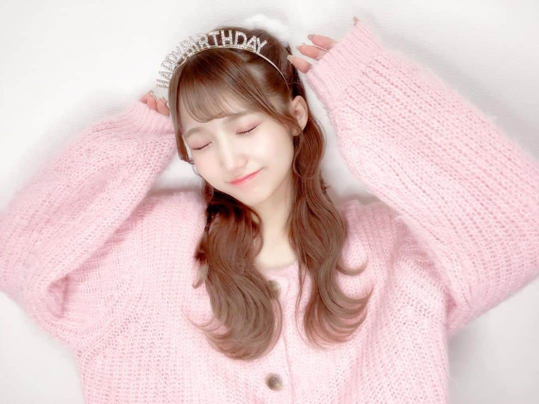 のインスタグラム：「🎀 . . 2023/10/28 本日25回目の お誕生日を迎えました‪‪☺︎‬ . みんなを にっこにっこ(2525)笑顔にできる 1年にするぞ～🪄🫧 . いつも支えてくれてありがとう。 あなたのお陰で今の私がいるよ.ᐟ.ᐟ これからも自分らしく みんなに癒しをお届けします💎」
